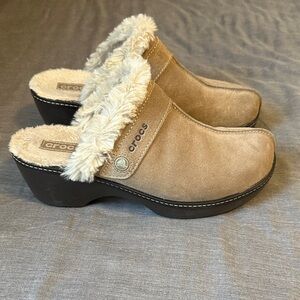 CROCS Women's Brown Mules with Faux Fur Trim
